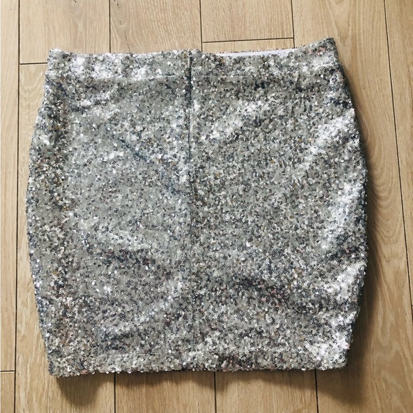 Revamped by Sirens Sequin Mini Skirt in Silver Size M - Picture 4 of 9